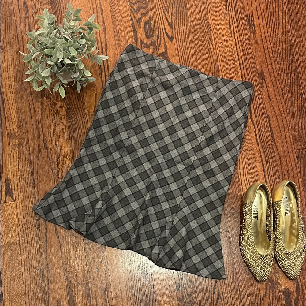 Le Château Gray Mermaid Checkered Skirt